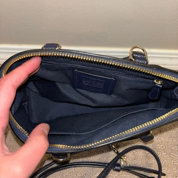 BNWOT Coach Purse with matching Wallet! - Picture 5 of 9